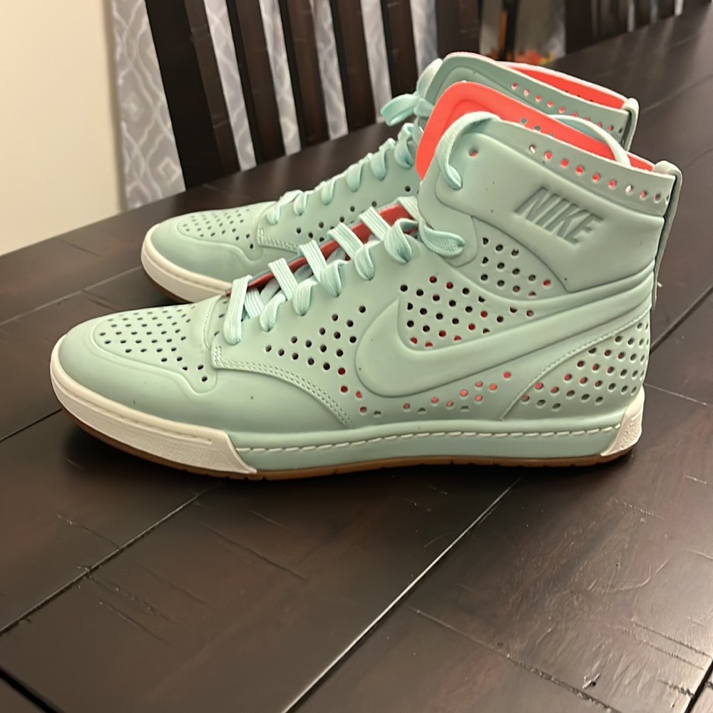 Nike Air Royalty MD LT VT NRG Shoes Sneakers new Mint Candy Womens Size 8.5 - Picture 13 of 16